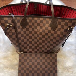Louis Vuitton Neverfull MM w/ Pouch